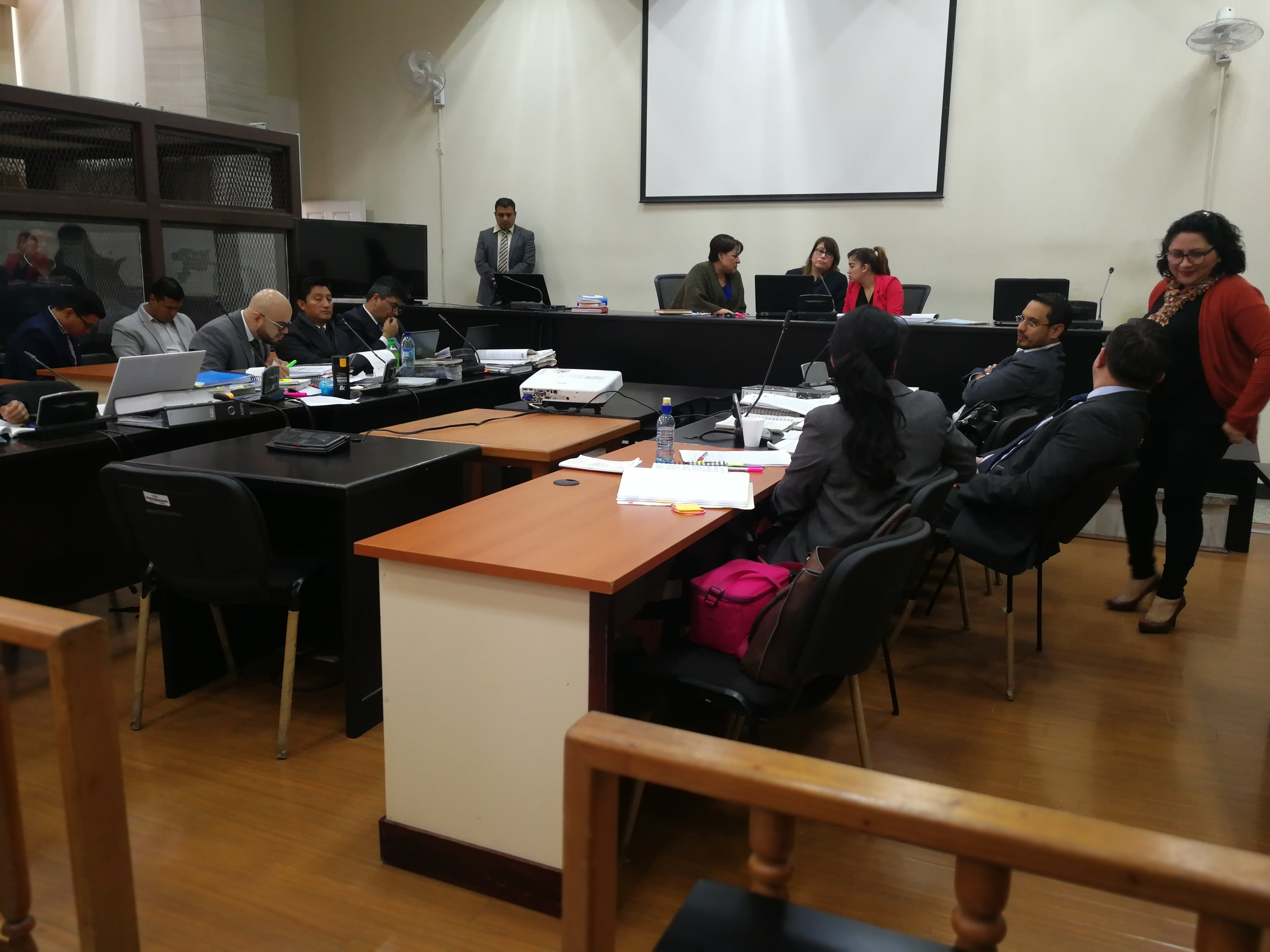 El Tribunal de Mayor Riesgo B rechazó la incorporación de nuevos hechos en el caso Génesis. (Foto Prensa Libre: Carlos Hernández)