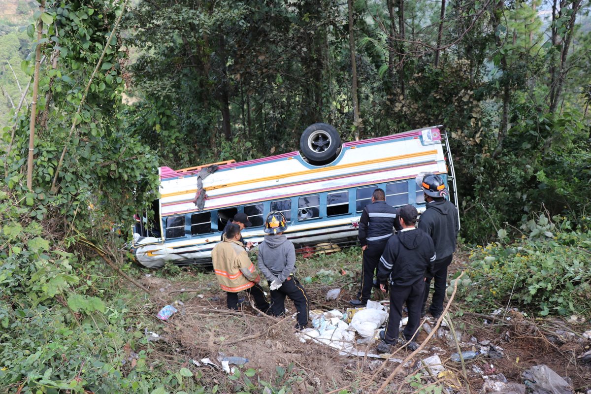 Tres accidentes se registraron en una semana en la ruta, con el saldo de una persona muerta. (Foto: Prensa Libre: Héctor Cordero).