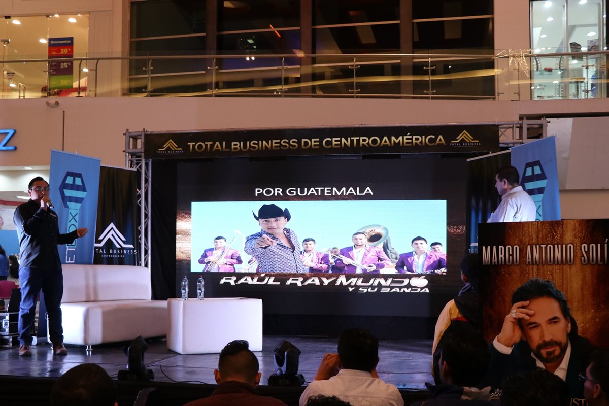 Organizadores del concierto exponen detalles del concierto en Quetzaltenango. (Prensa Libre: María Longo)