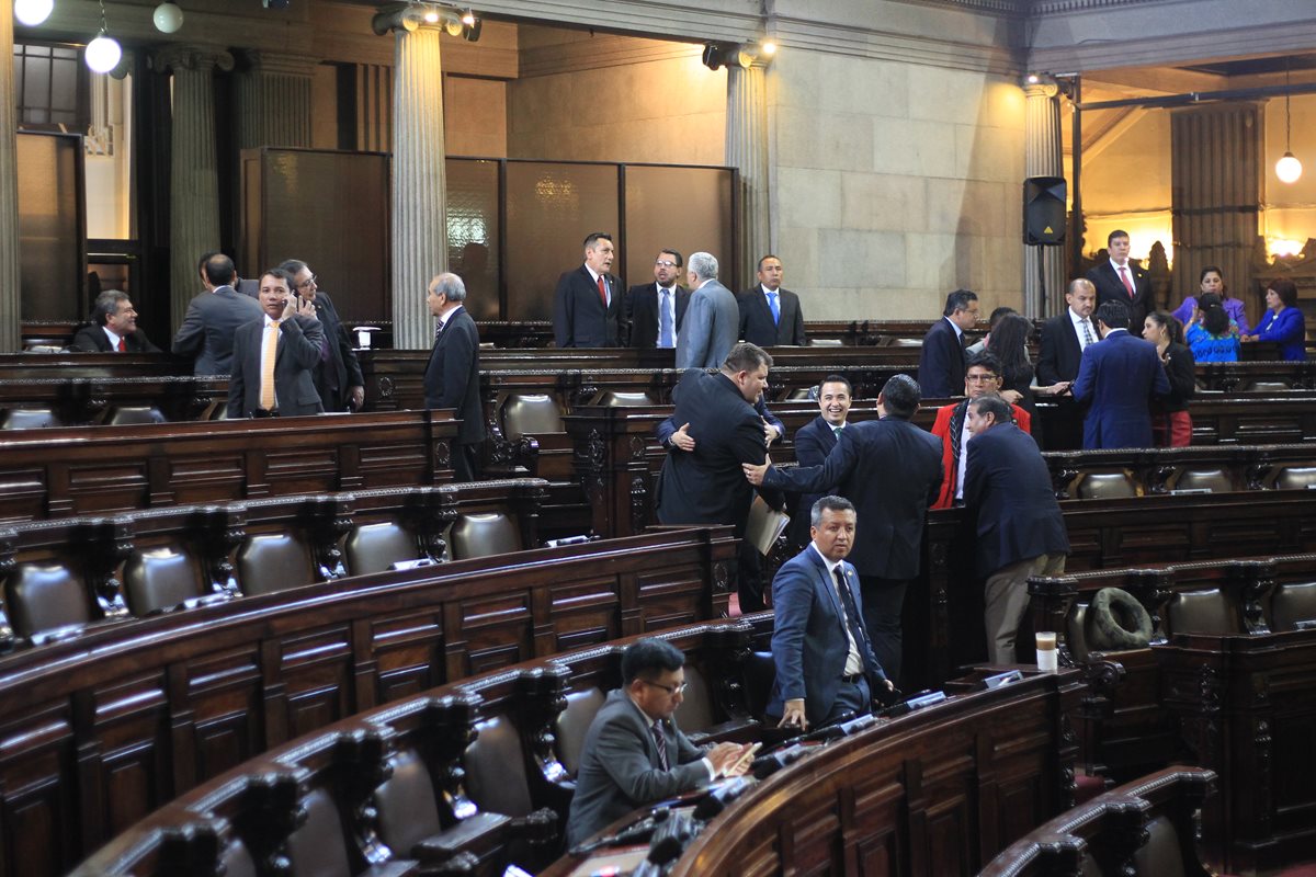 Congreso suspende sesión plenaria convocada para la tarde del 11 de julio por falta de quórum. (Foto Prensa Libre: Esbin García)