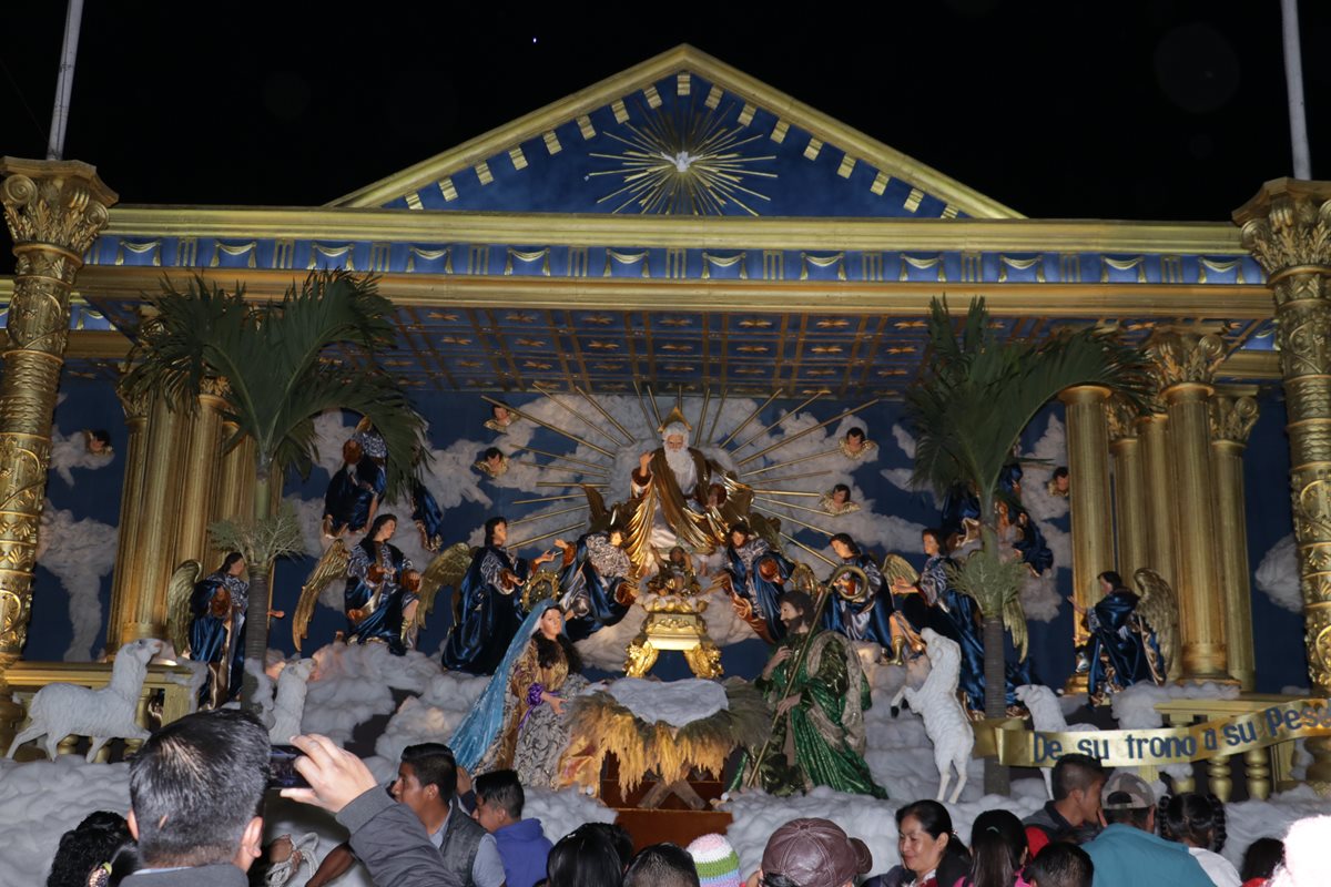 Las imágenes que se utilizan en el nacimiento de San Pedro Yepocapa, Chimaltenango. (Foto Prensa Libre: Víctor Chamalé)