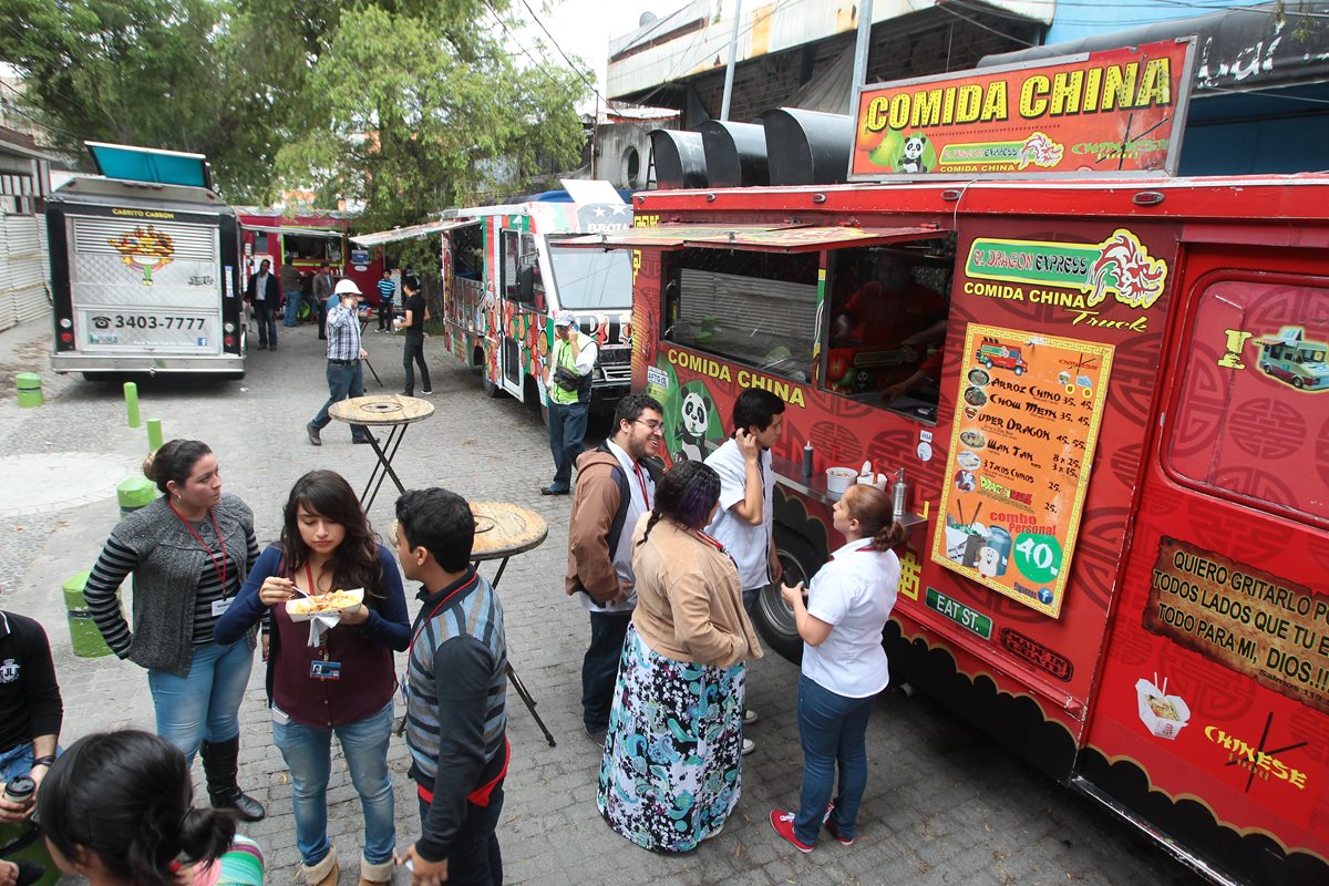Los camiones de comida se encuentran entre una de las opciones de nuevos negocios para el 2016. (Foto Prensa Libre: Hemeroteca PL)