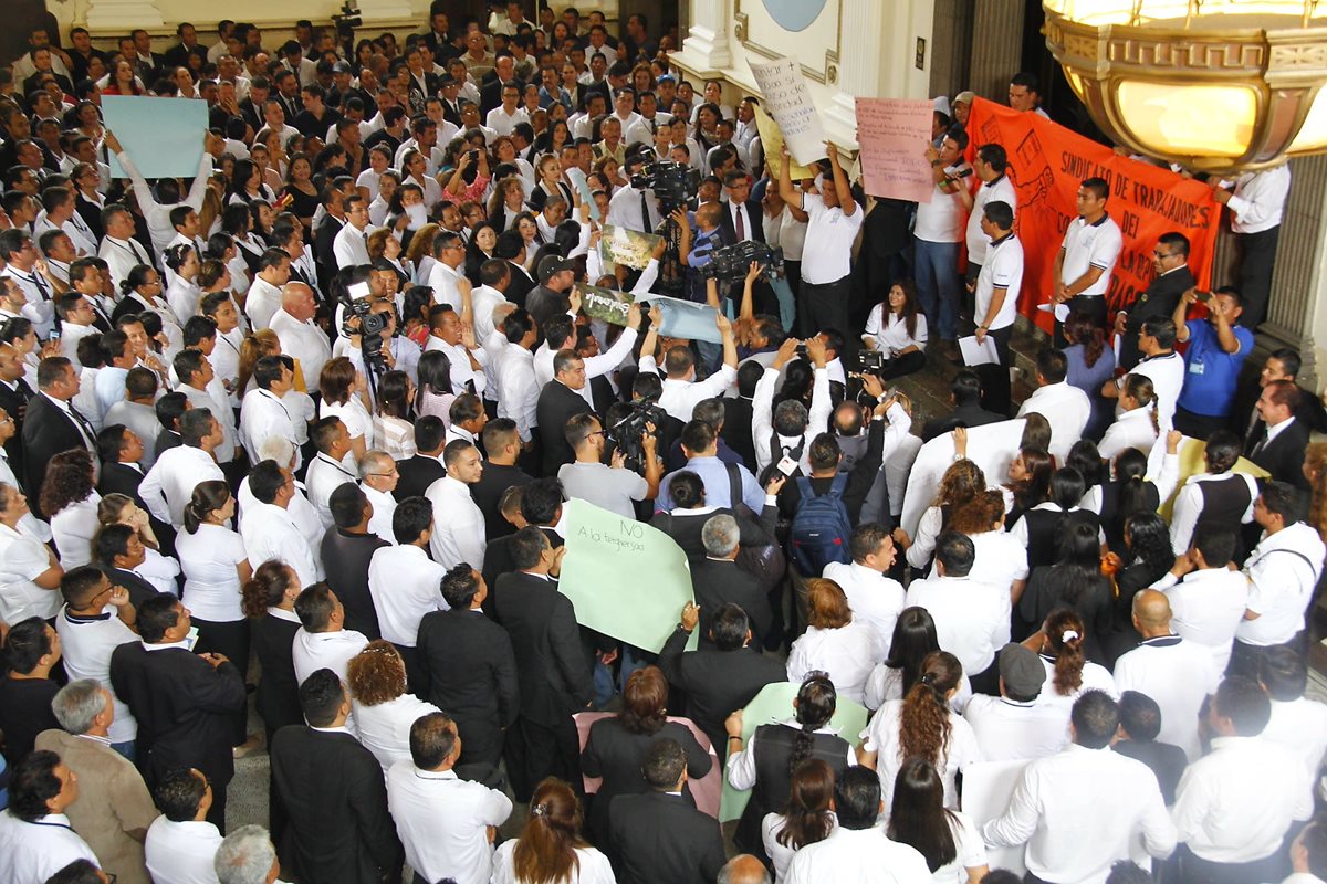 Contraloría General de Cuentas audita al Congreso de la república, mal cálculo costó Q16 millones al Legislativo. (Foto Prensa Libre: Hemeroteca PL)