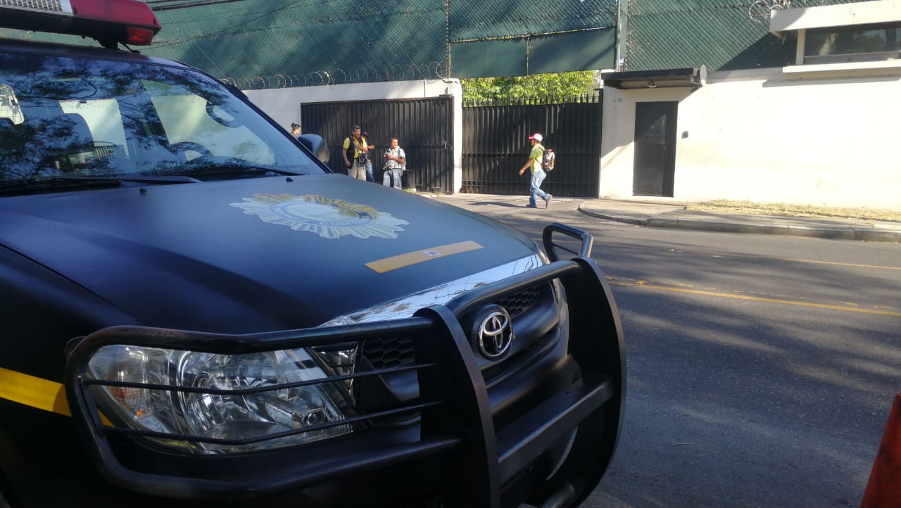 La PNC brindaba seguridad en las oficinas de la Cicig, como parte del convenio. (Foto Prensa Libre: Érick Ávila)