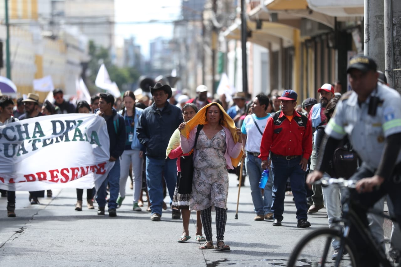 Campesinos demandan nacionalización de servicios y una Asamblea para una nueva Constitución Política. (Foto Prensa Libre: Esbin García)