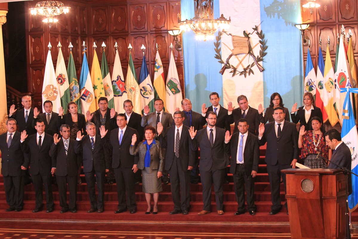 Juramentación de los 22 gobernadores en marzo de 2016. (Foto Prensa Libre: Hemeroteca PL)
