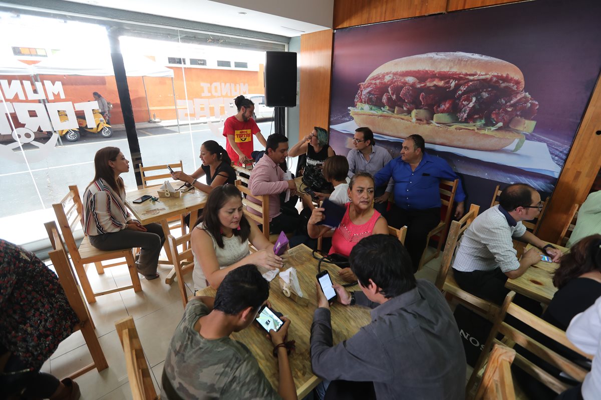 Un lugar más amplio es parte de la renovación de Mundi Tortas, apoyado por Mastercard. (Foto: Prensa Libre: Érick Ávila)