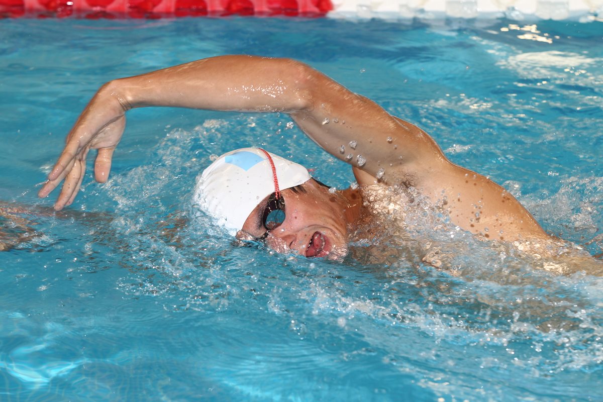 Charles Fernández tuvo su mejor actuación en natación. (Foto Prensa Libre: Carlos Vicente)