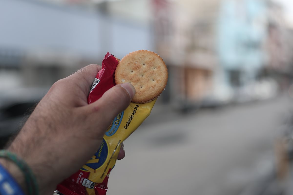 Autoridades verificarán existencia de lotes de galletas Ritz por posible contaminación