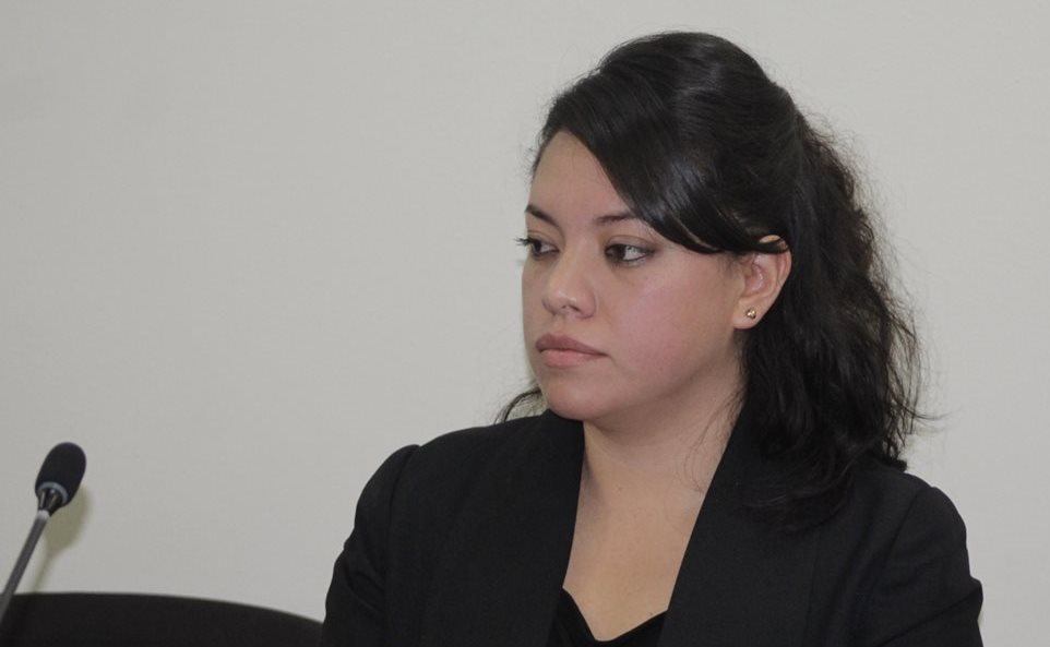 Susan del Carmen Batres López, de 26 años, es sindicada de falsedad material en Xela. (Foto Prensa Libre: María J. Longo)