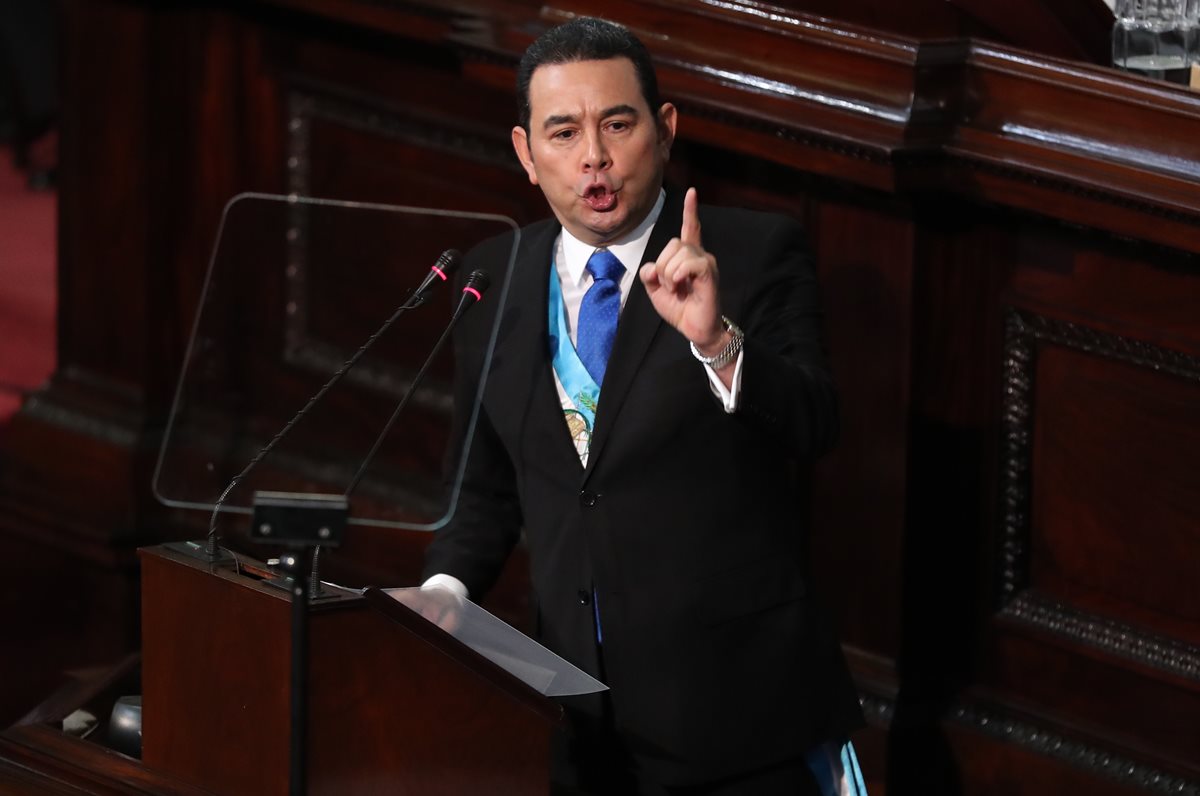 La SAAS dijo que Jimmy Morales no sabía sobre los elevados gastos en implementos. (Foto: Hemeroteca PL)