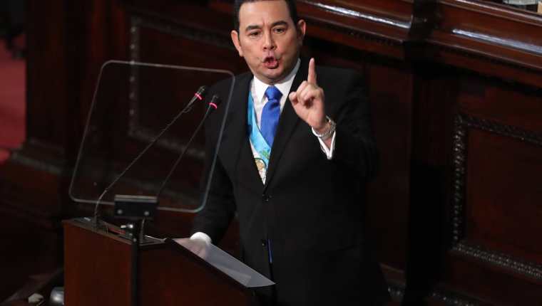 La SAAS dijo que Jimmy Morales no sabía sobre los elevados gastos en implementos. (Foto: Hemeroteca PL)
