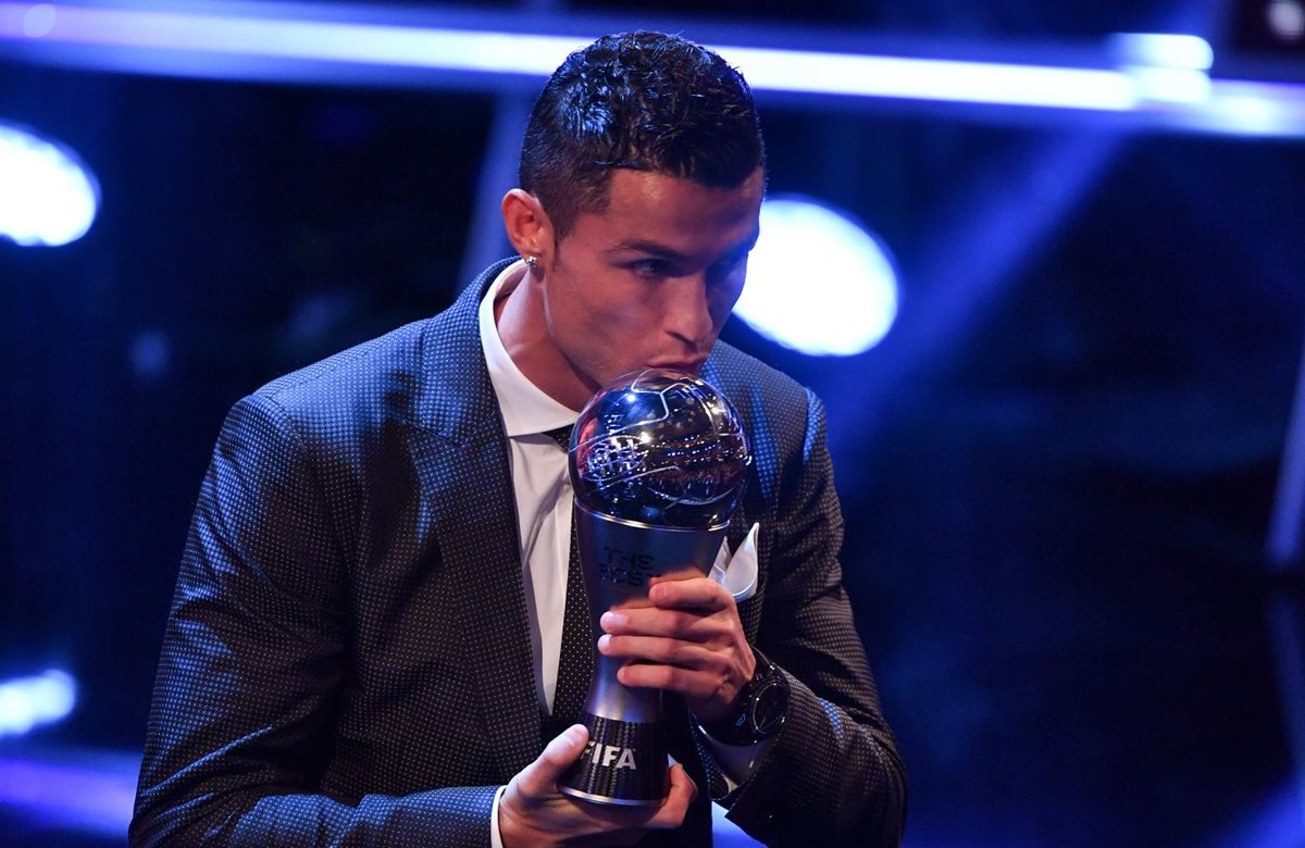 Cristiano Ronaldo fue electo como el Mejor Jugador de la Fifa del 2017. (Foto Prensa Libre: AFP)