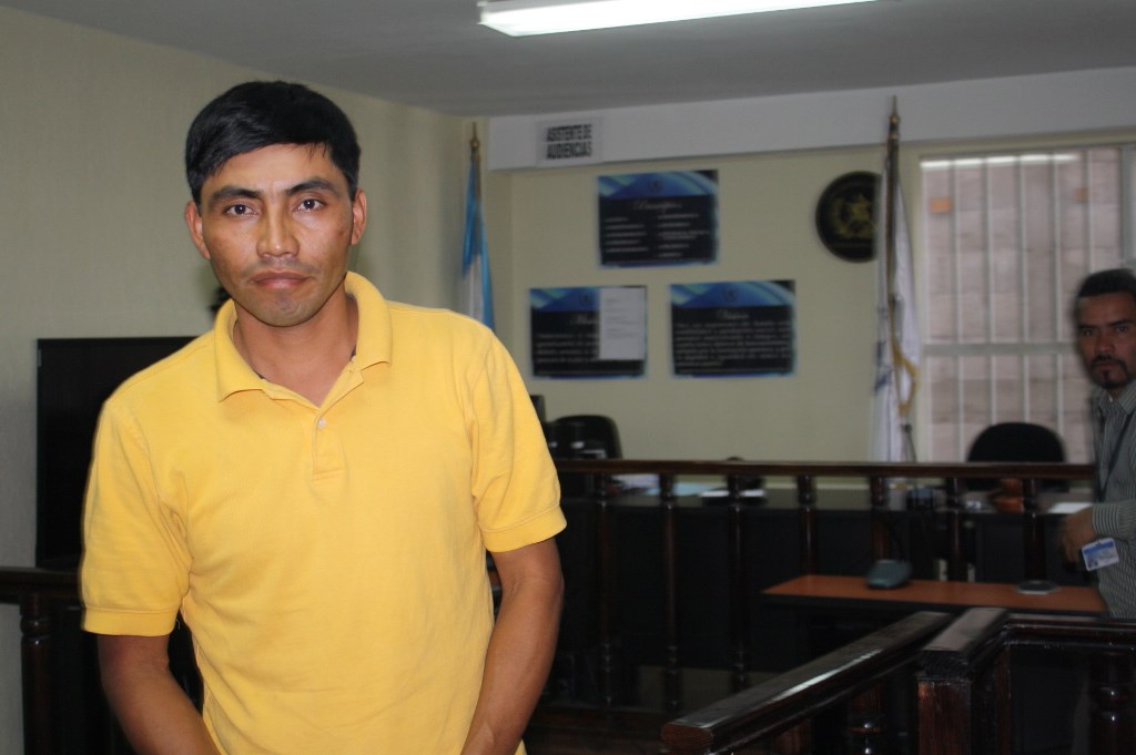 Domingo Chiquival Tacaxoy, fue condenado este lunes a 10 años inconmutable de prisión por violencia contra la mujer. (Foto Prensa Libre: Ángel Julajuj)