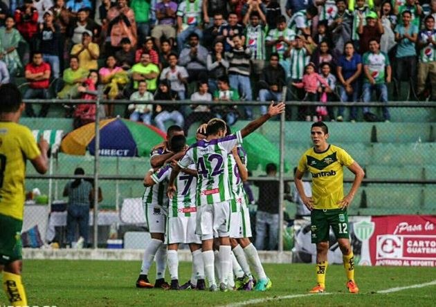 Los jugadores de Antigua GFC festejan el gol de Sixto Betancout. (Cortesía: Antigua GFC).