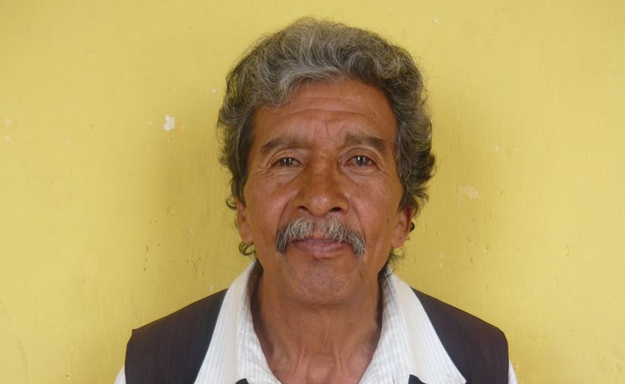 Jecamán Rubén Fuentes Ramírez, de 61 años, era maestro y poeta reconocido en San Pedro Sacatepéquez. (Foto Prensa Libre: Genner Guzmán)