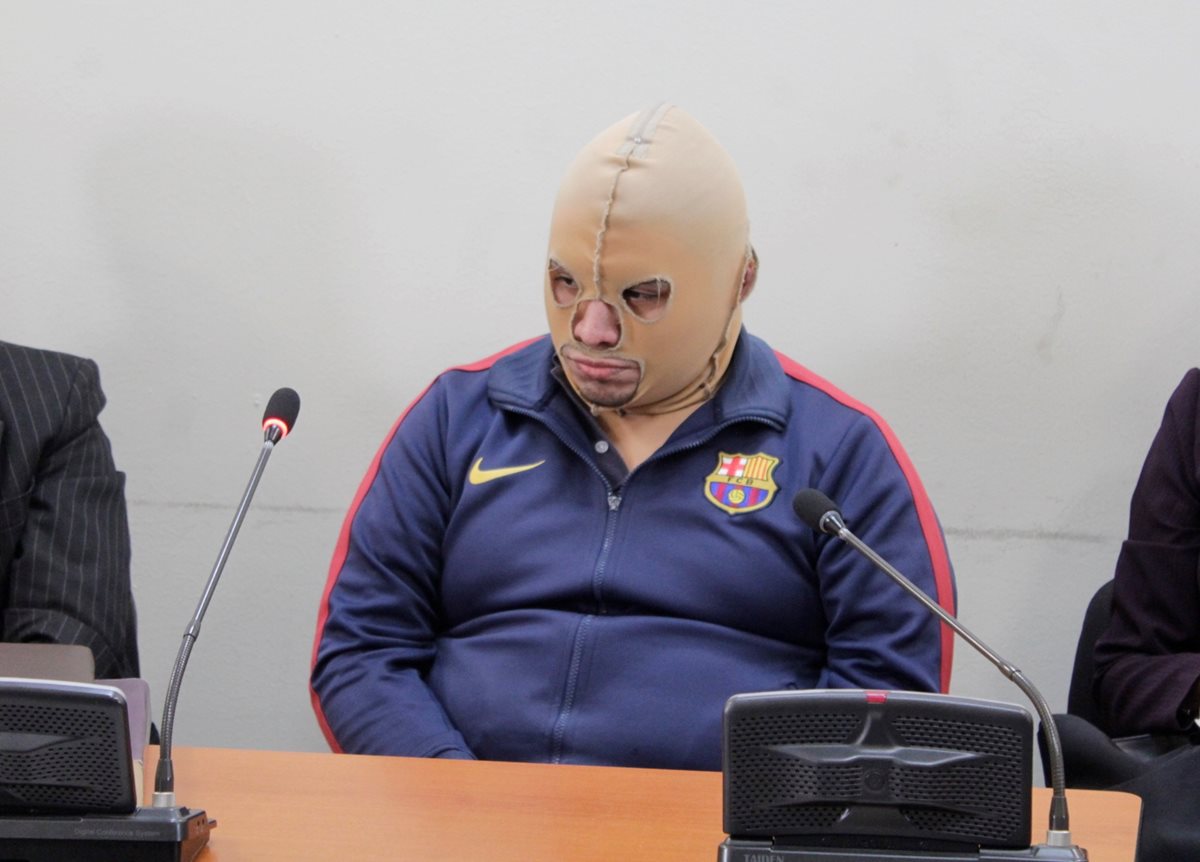 Byron David Ramos Pérez, es acusado de haber ocasionado el incendio que consumió 11 locales en la zona 1 de Xela. (Foto Pnresa Libre: María Longo)