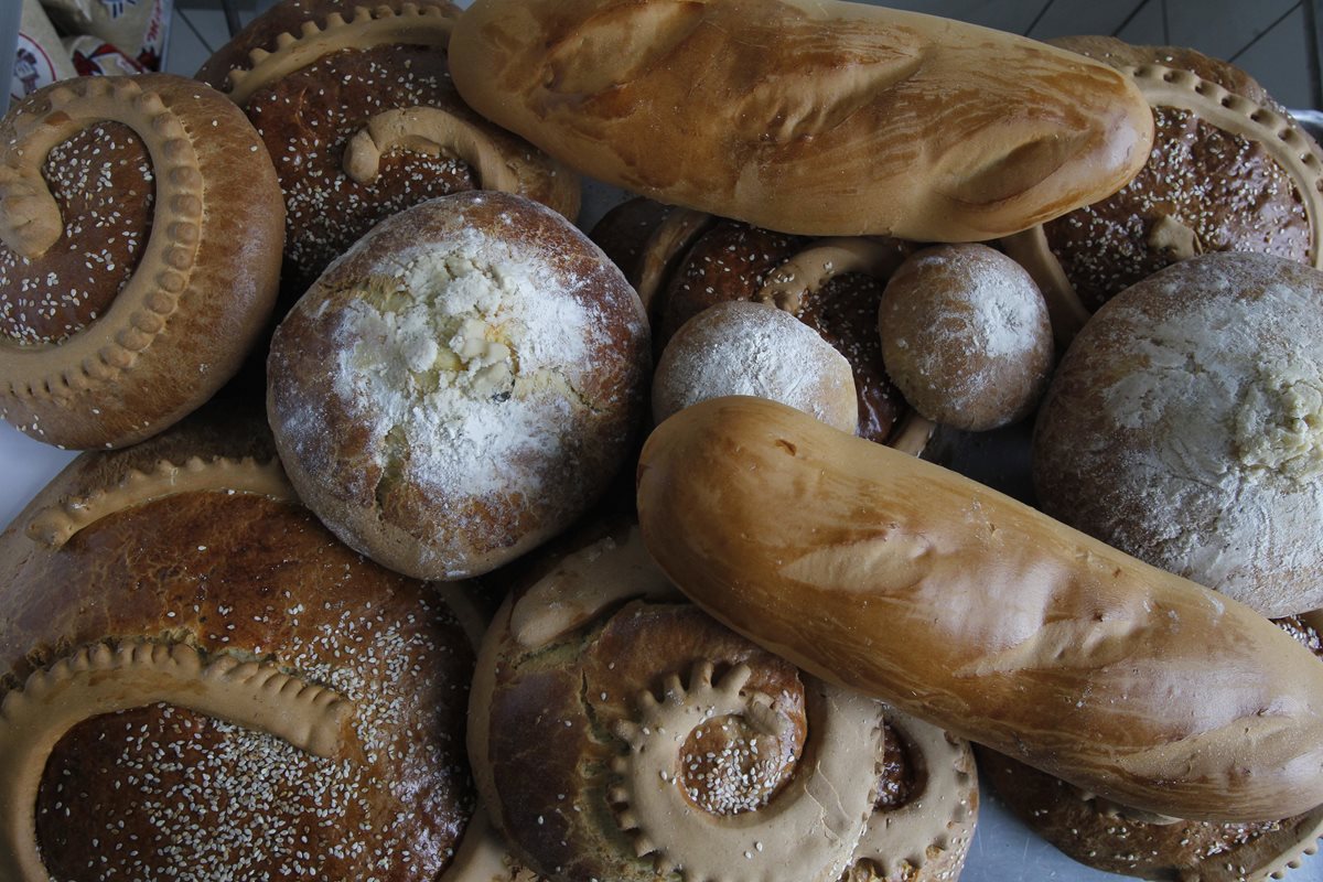 Hay más consumo de pan desabrido en presentaciones distintas al francés y pirujo, así como de molletes y tortas. (Foto Prensa Libre: Paulo Raquec).