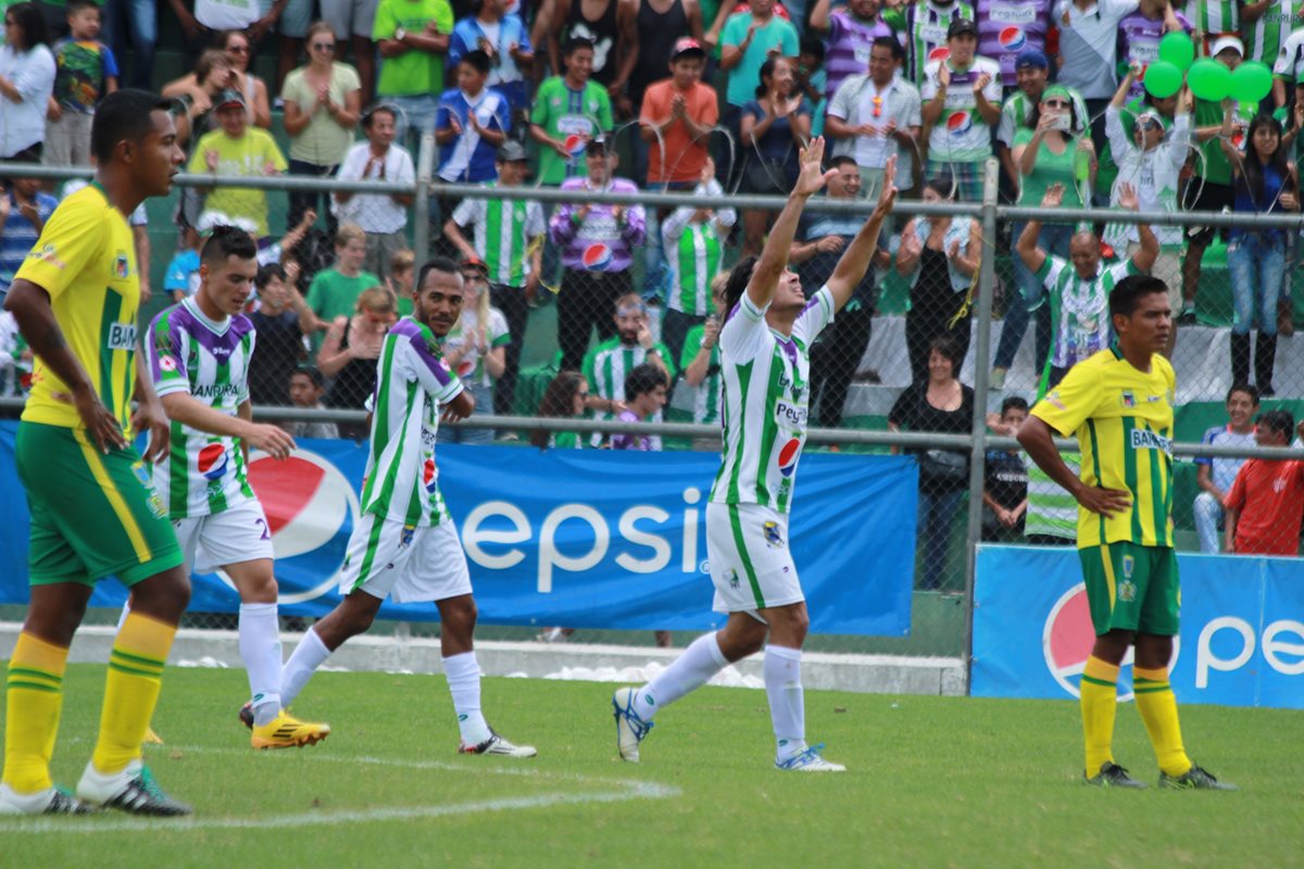 Antigua GFC consiguió un triunfo contundente en condición de local. (Foto Prensa Libre: Miguel López)