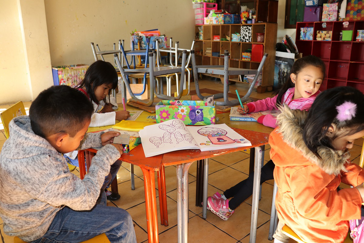 Los niños que abandonaron la escuela el año pasado sumen más de 200 mil. (Foto Prensa Libre: Hemeroteca PL)