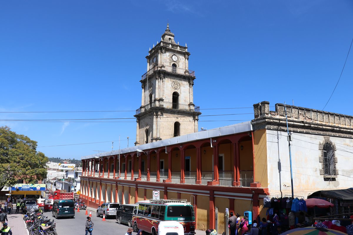 Instalaciones donde funciona la Gobernación Departamental. (Foto Prensa Libre: Héctor Cordero).