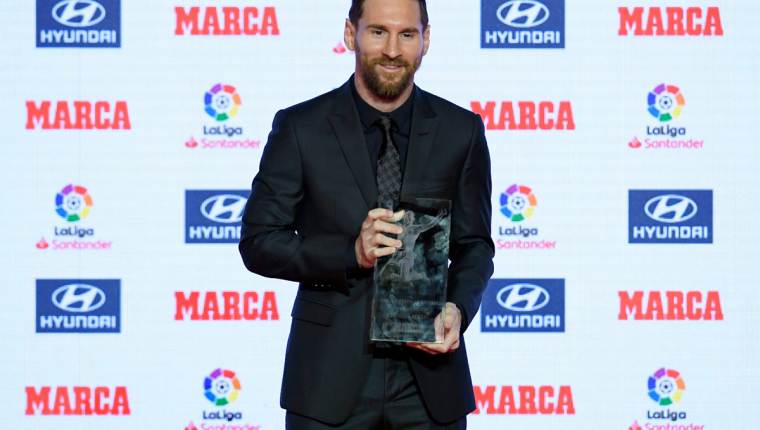 El delantero del Barcelona Lionel Messi, 'Pichichi' de LaLiga Santander 2017-18, también fue elegido por los aficionados como el jugador más valioso del campeonato. (Foto Prensa Libre: AFP)