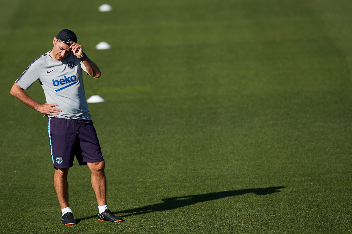Ernesto Valverde asegura que al Barcelona le hará mucha falta Andrés Iniesta. (Foto Prensa Libre: EFE)