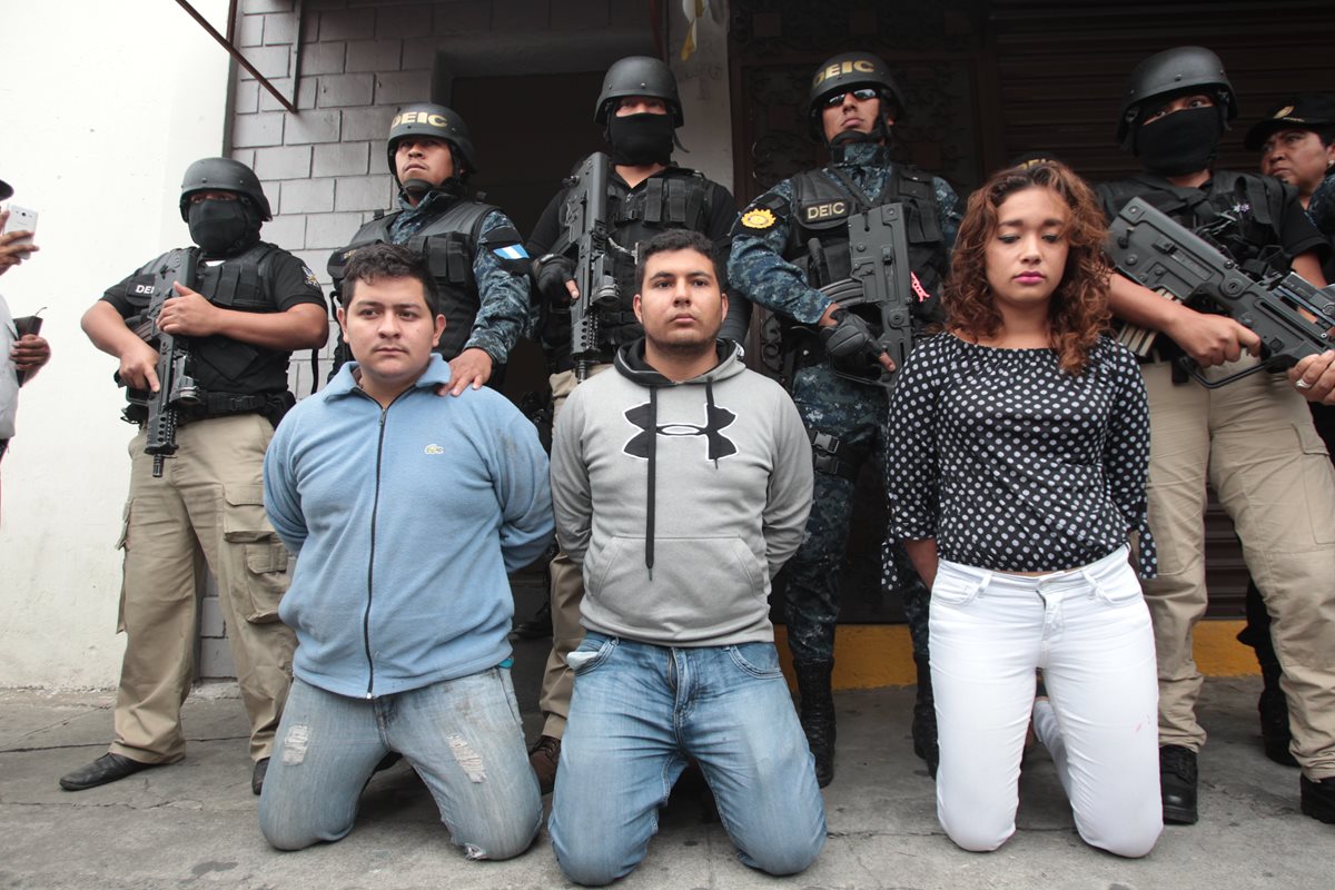 En  noviembre pasado, un niño de 10 años fue secuestrado cuando viajaba con sus padres y su hermano en un carro. Días después lo rescataron y tres personas terminaron capturadas. (Foto Prensa Libre: Hemeroteca PL)