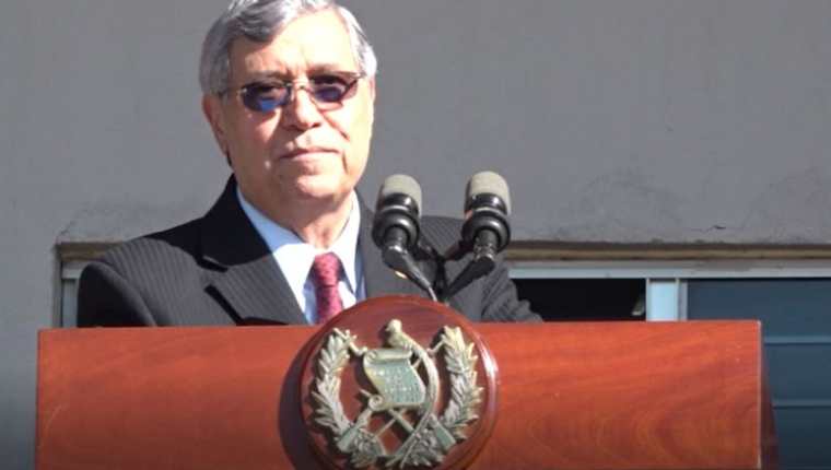 El vicepresidente Jafeth Cabrera fue el encargado de dar el discurso durante el ascenso de oficiales del Ejército. (Foto Prensa Libre: Captura de pantalla video Presidencia)