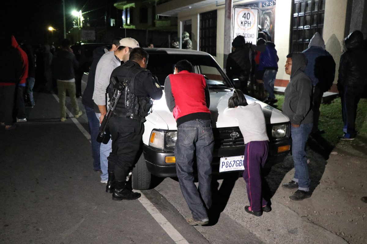 El vehículo que había sido robado en aldea el Rincón, San Marcos, fue devuelto a su propietario. (Foto Prensa Libre: Whitmer Barrera)
