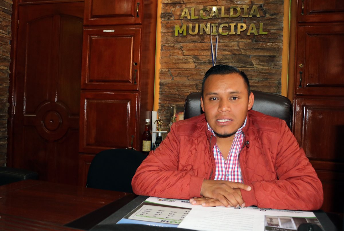 Juan Chay García, alcalde de Zunil, Quetzaltenango. (Foto Prensa Libre: Carlos Ventura).