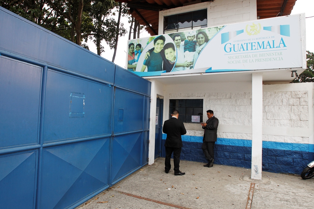Los albergues que el gobierno busca construir tendrían capacitad para atender entre 20 y 40 niños y adolescentes. (Foto Prensa LIbre: Hemeroteca PL)