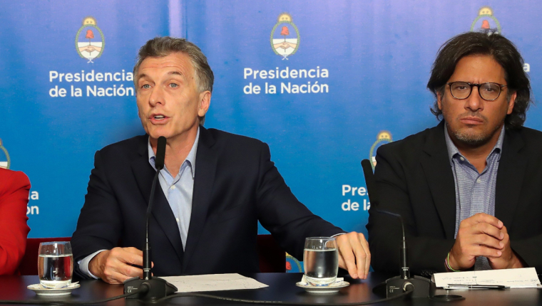 El presidente de Argentina, Mauricio Macri, dice que es deben mejorar la seguridad en el deporte. (Foto Prensa Libre: EFE)