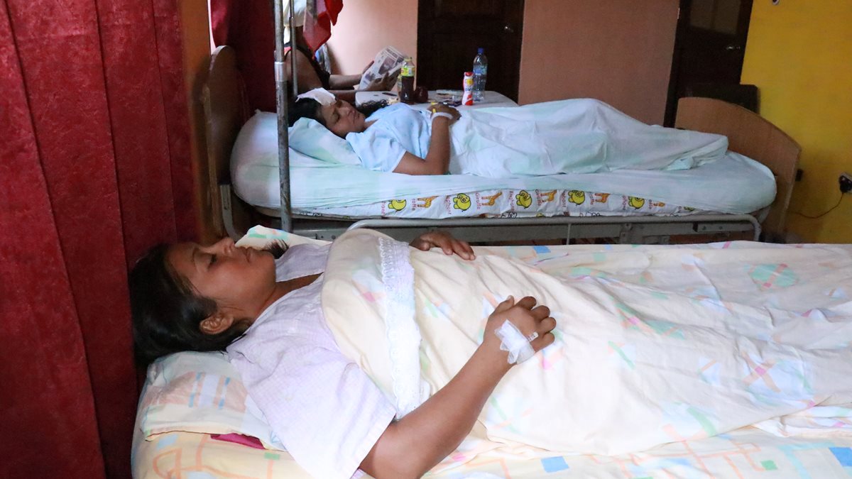 Las socorristas se encuentran internadas en un centro asistencial privado en Mazatenango, Suchitepéquez. (Foto Prensa Libre: Cristian Icó)