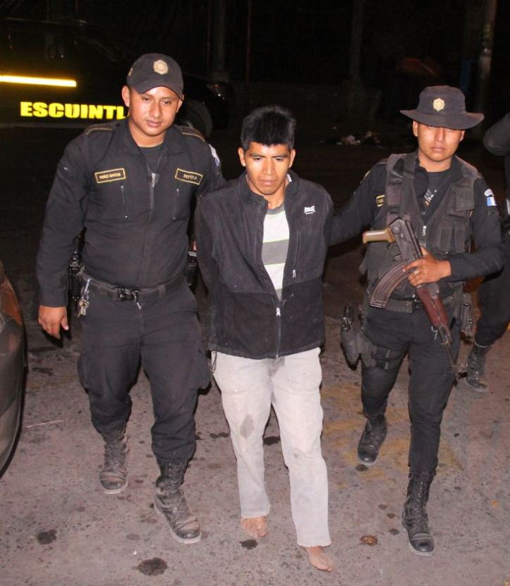 Juan Sut Algua, de 24 años, es sindicado de haber atacado con machete a una familia. (Foto Prensa Libre: PNC)