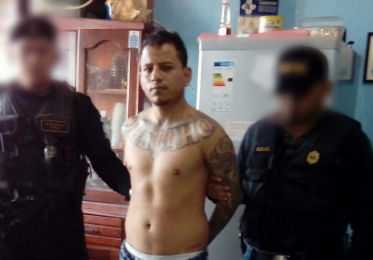 Mario Isaac Guzmán, alias el Necio y/o el Curioso, cuando fue capturado en abril de 2017. (Foto Prensa Libre: PNC).