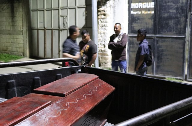 El cuerpo de Rosalba Matías, de 45 años será velado por sus familiares, luego uqe un hombre le segara la vida en San Carlos Alzatate, Jalapa. (Foto Prensa Libre: Hugo Oliva)