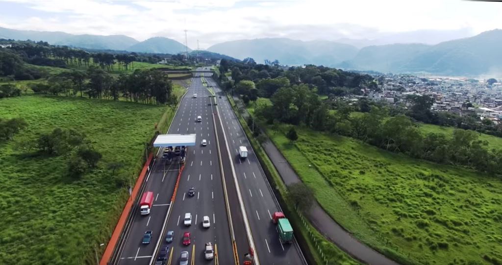 El CIV y la Alianza Público Privadas buscan que la nueva autopista Escuintla-Puerto Quetzal sea similar a la autopista Palín-Escuintla. (Foto Prensa Libre: Anaide)