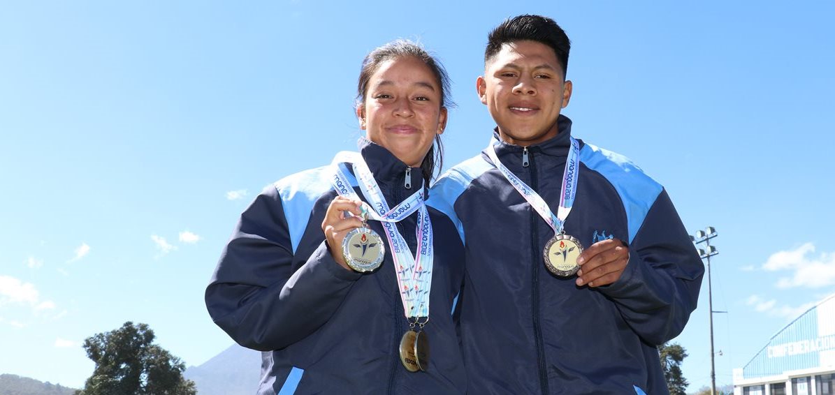 Los medallistas quetzaltecos se mostraron satisfecho por subir al podio en Managua. (Foto Prensa Libre: Raúl Juárez)