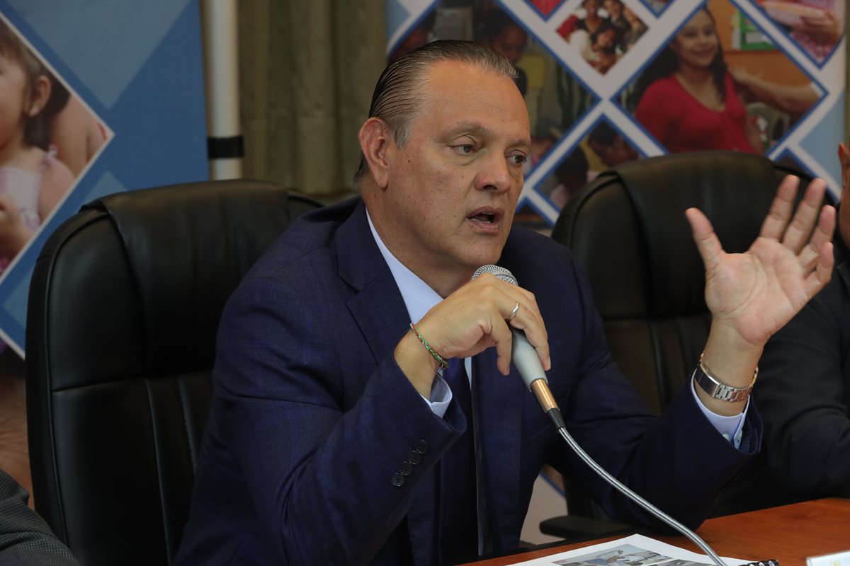 El gremio odontológico del país pide que el ministro Carlos Soto se disculpe públicamente por unas declaraciones que consideran ofensivas. (Foto Prensa Libre: Hemeroteca PL)