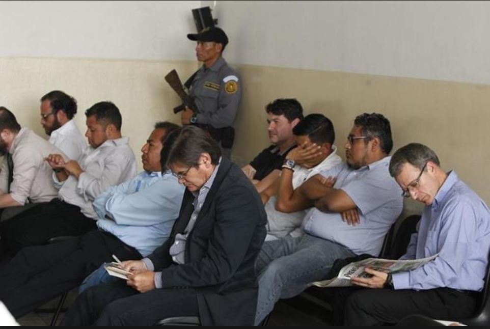 Sindicados del caso Construcción y Corrupción durante la primera declaración en agosto de 2017. (Foto Prensa Libre: Hemeroteca)