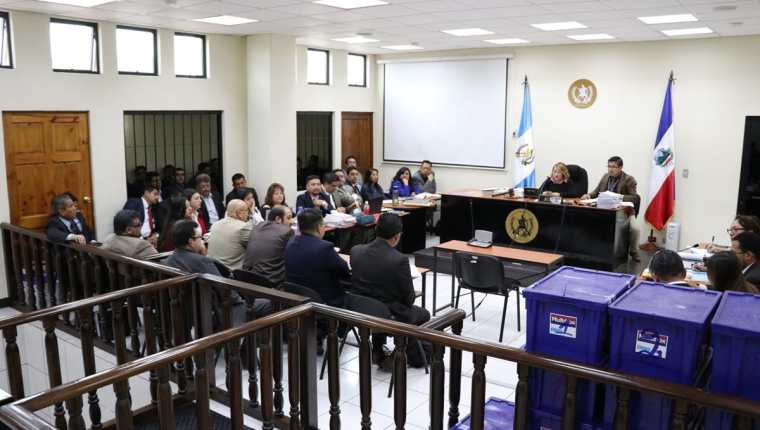 La audiencia se realiza en el Juzgado de Mayor Riesgo de Quetzaltenango. (Foto Prensa Libre: María Longo)
