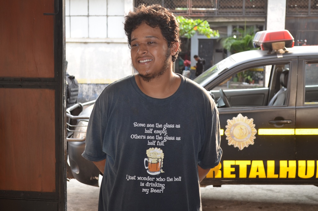 Capturado es sindicado de haber participado en linchamiento de soldado, en una protesta de mototaxistas en la cabecera de Retalhuleu. (Foto Prensa Libre: Jorge Tizol)