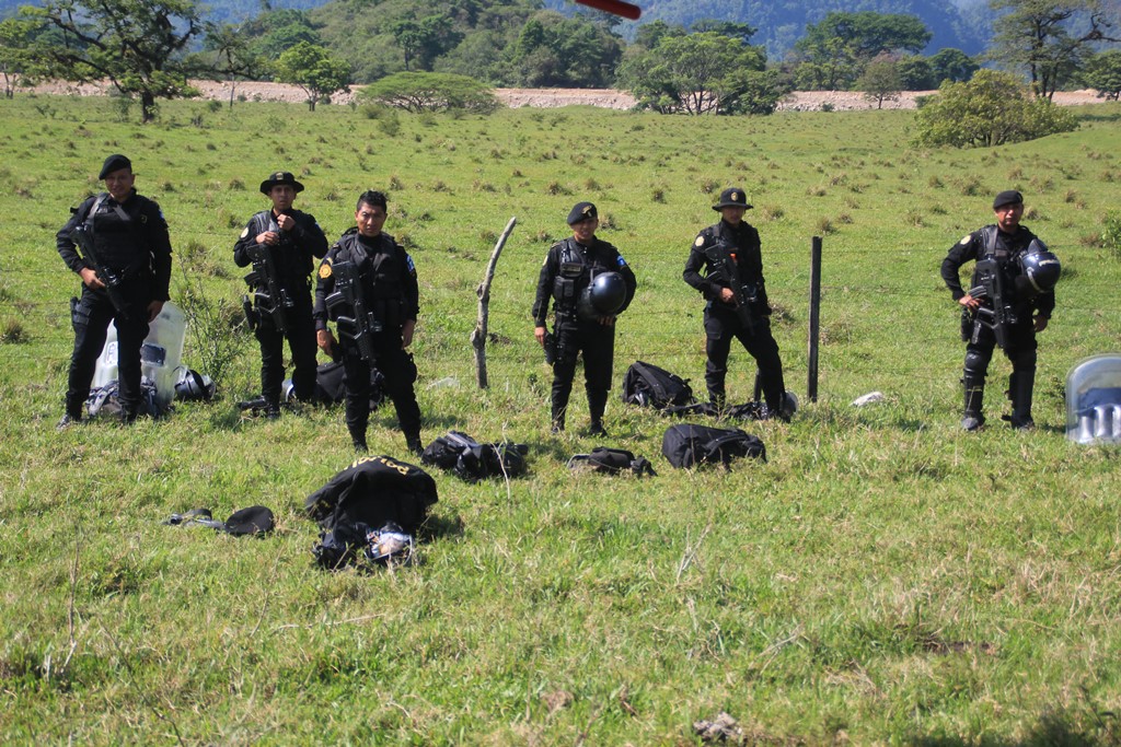 La Policía Nacional Civil ha tenido que intervenir en enfrentamientos anteriores entre pobladores de ambos municipios. (Foto HemerotecaPL)