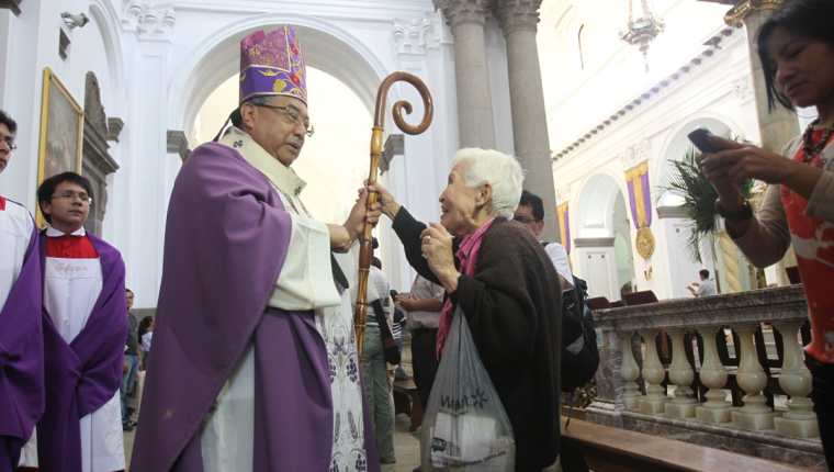 Arzobispo metropolitano Óscar Julio Vian recibió respuesta de los diputados a las críticas para la clase política. (Foto Prensa Libre: Hemeroteca PL)