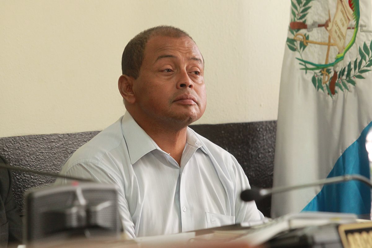 Danilo Aguilar García escuchó el fallo del Tribunal Quinto Penal, que lo sentenció a tres años de prisión por peculado por uso. (Foto Prensa Libre: Hemeroteca)