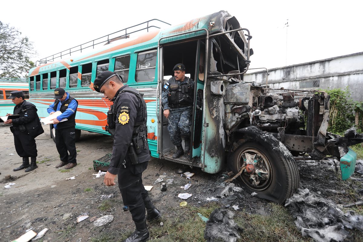 Extorsiones y crímenes: Transporte colectivo vive días bajo fuego