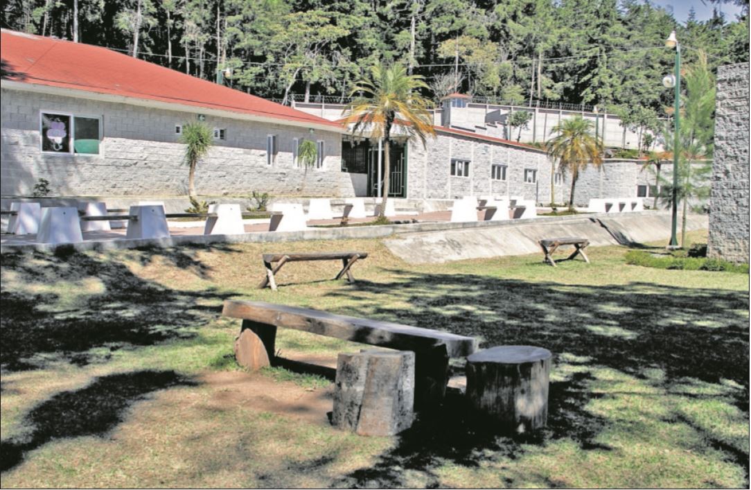 El Hogar Seguro Virgen de la Asunción albergaba alrededor de 600 niños y adolescentes. La mayoría mujeres. (Foto Prensa Libre: Hemeroteca PL)