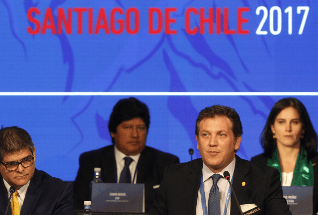 Alejandro Dominguez, presidente de la Conmebol, da detalles sobre el Congreso que se realiza en Chile y detalles de las próximas Copas América. (Foto Prensa Libre: AFP)