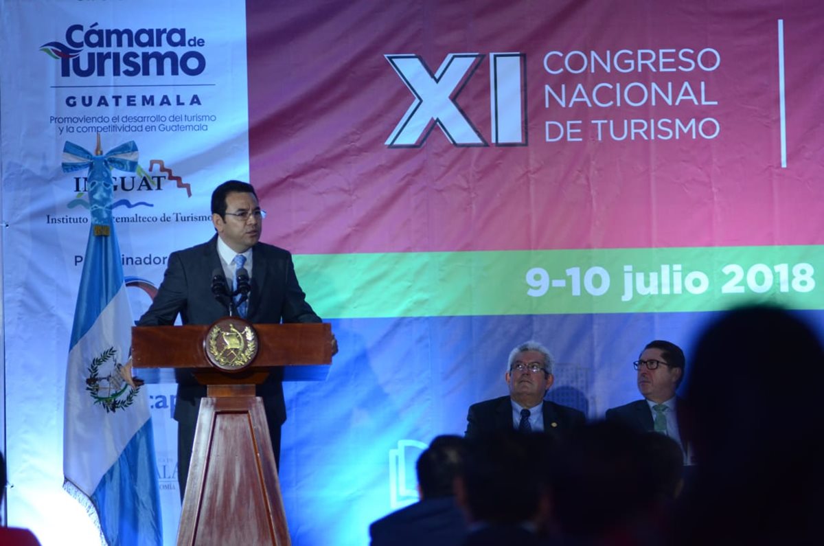 Jimmy Morales, presidente de Guatemala, participa en el Xl Congreso Nacional de Turismo, que se celebró en un Hotel en Carretera a el Salvador. (Foto Prensa Libre: Érick Ávila)